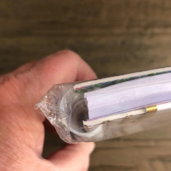 Lilly Pulitzer mini notebook Gold Caning New in Package - Picture 3 of 5